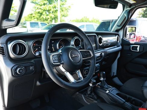 Used 2023 Jeep Wrangler Unlimited Sahara AWD/4WD image 23
