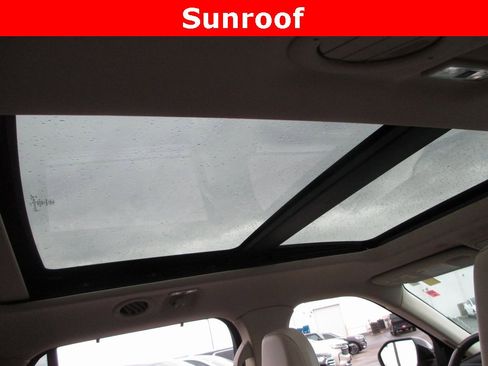 Used 2021 Ford Explorer Platinum w/ Equipment Group 601A image 14