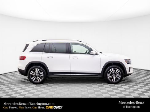 New 2025 Mercedes-Benz GLB 250 4MATIC image 7