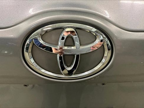 Used 2014 Toyota Highlander XLE image 29