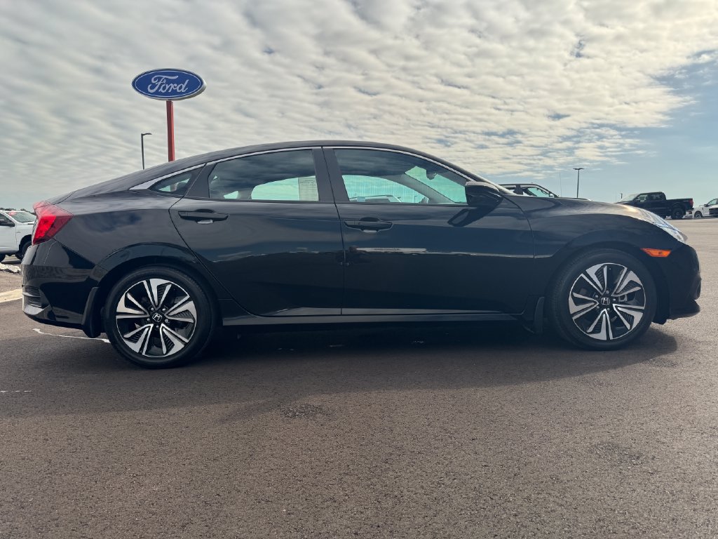 Used 2017 Honda Civic EX-L image 4