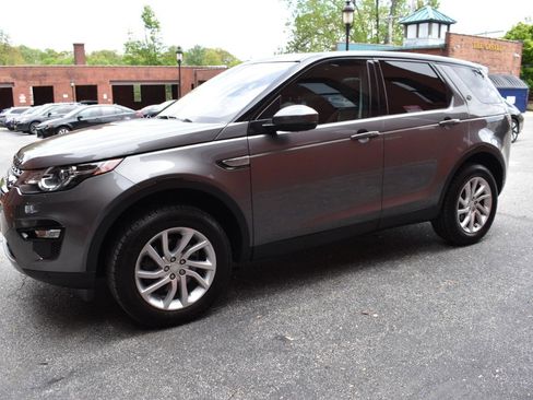 Used 2017 Land Rover Discovery Sport HSE image 7