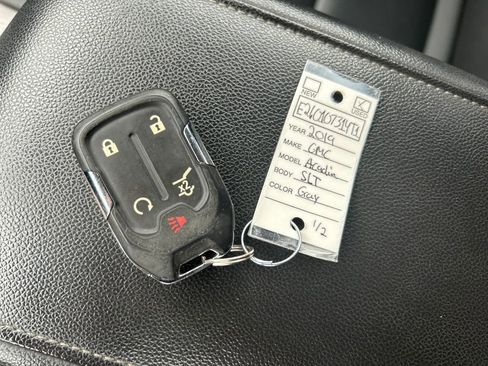 Used 2019 GMC Acadia SLT image 35