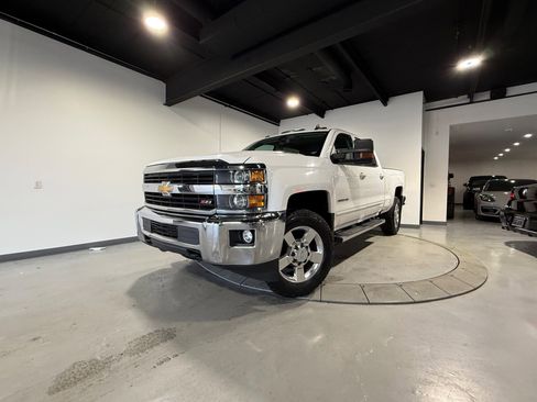 Used 2016 Chevrolet Silverado 2500 LT w/ LT Convenience Package image 3