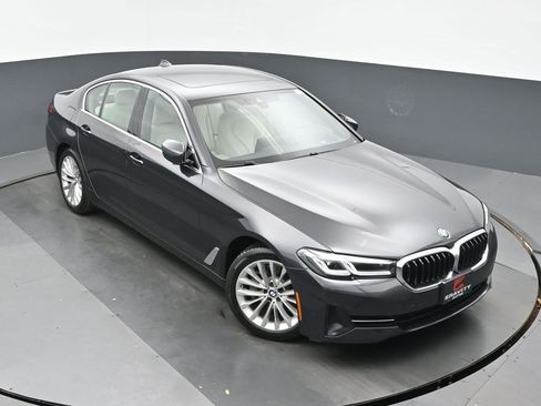 Used 2022 BMW 530i xDrive w/ Premium Package image 33