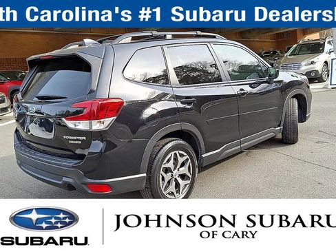 Used 2021 Subaru Forester Premium image 9