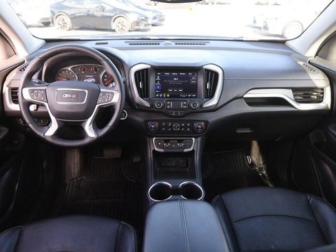 Used 2024 GMC Terrain SLT image 21