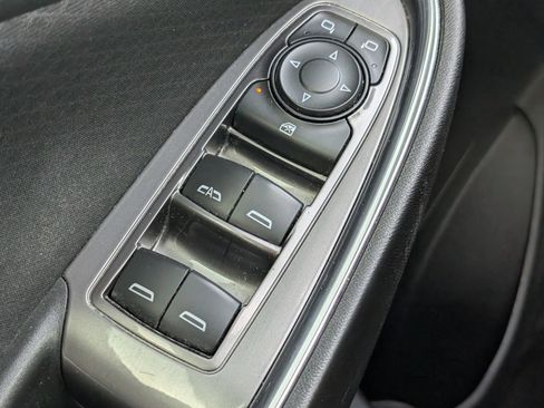 Used 2018 Chevrolet Malibu LT FWD image 13