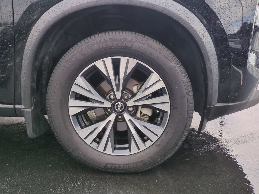 Used 2021 Nissan Rogue SV w/ Premium Package FWD image 10