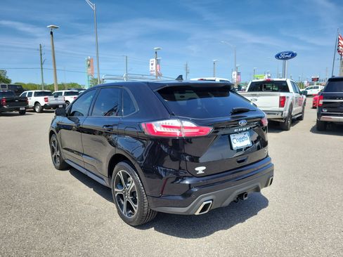 Used 2022 Ford Edge ST image 2