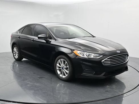 Used 2020 Ford Fusion SE FWD image 2