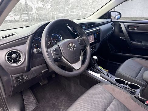 Used 2017 Toyota Corolla LE image 10