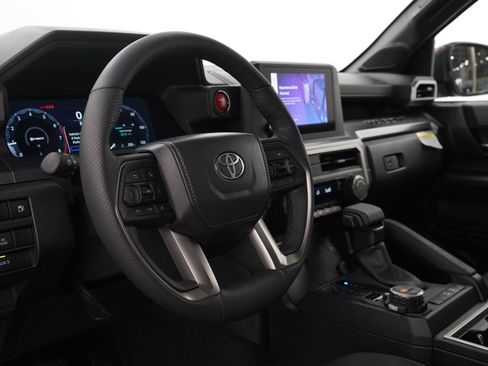 Used 2025 Toyota Tacoma TRD Off-Road image 21