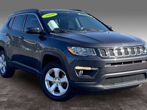 Used 2018 Jeep Compass Latitude w/ Popular Equipment Group AWD/4WD image 11