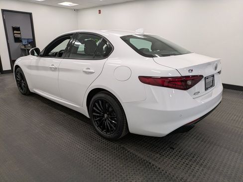 Used 2022 Alfa Romeo Giulia Sprint image 6