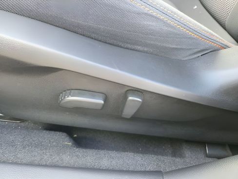 Used 2022 Subaru Crosstrek 2.0i Premium w/ Moonroof Package image 21