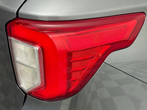 Used 2024 Ford Explorer XLT w/ Equipment Group 202A RWD image 32