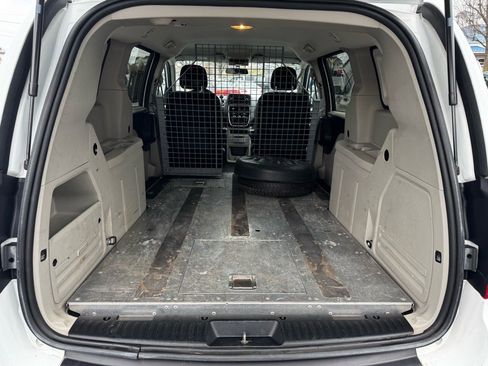 Used 2015 RAM C/V Tradesman image 21