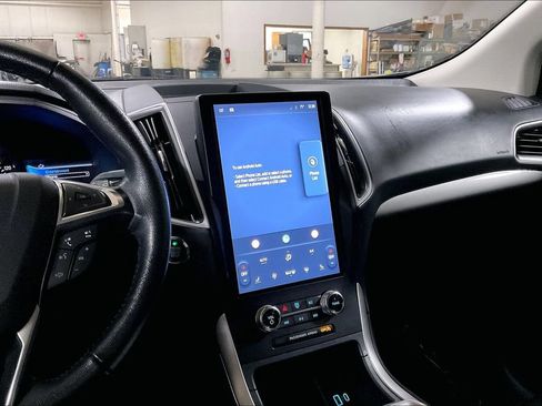 Certified 2024 Ford Edge SEL AWD/4WD image 6