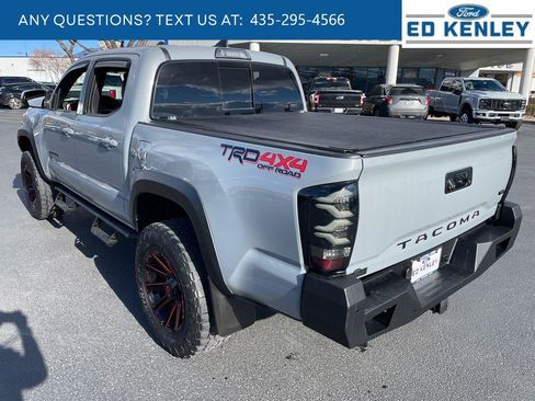 Used 2019 Toyota Tacoma TRD Off-Road image 31