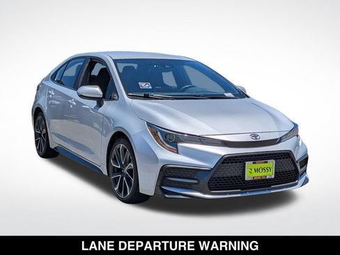 Used 2021 Toyota Corolla SE w/ Carpet Mat Package (TMS) FWD image 2