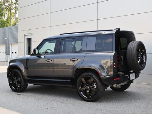 Used 2025 Land Rover Defender 110 X-Dynamic SE AWD/4WD image 8