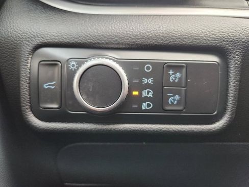 Used 2022 Ford Explorer XLT image 20