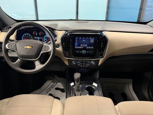 Used 2023 Chevrolet Traverse LS AWD/4WD image 9