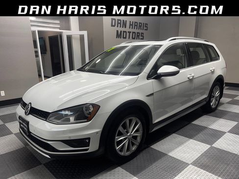 Used 2017 Volkswagen Golf Alltrack SE AWD/4WD image 1