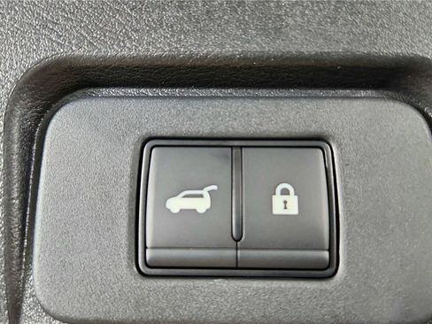 Used 2025 Nissan Rogue SV image 35