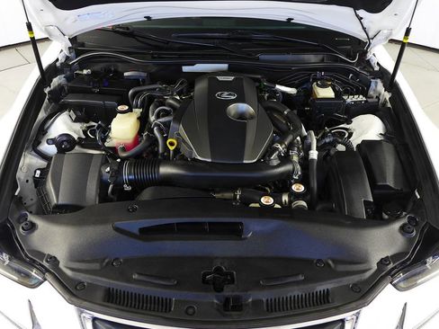 Used 2018 Lexus IS 300 RWD image 6