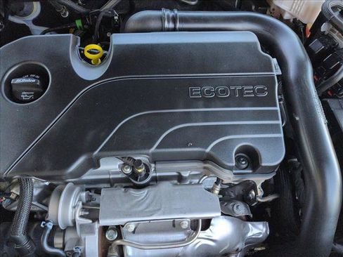 Used 2025 Chevrolet Malibu LT image 24