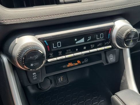 Certified 2025 Toyota RAV4 XLE AWD/4WD image 17