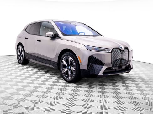 Certified 2024 BMW iX xDrive50 w/ Premium Package AWD/4WD image 8