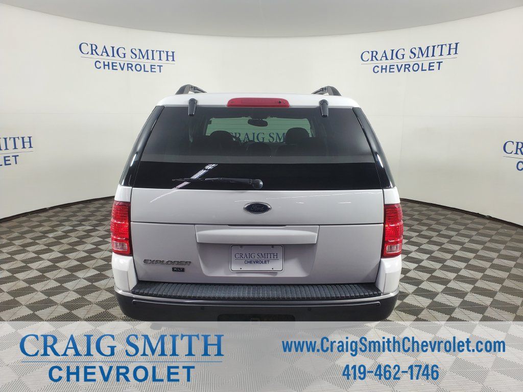 Used 2003 Ford Explorer XLT AWD/4WD image 4