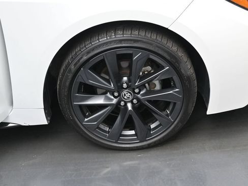 Certified 2024 Toyota Corolla SE w/ SE Premium Package FWD image 34