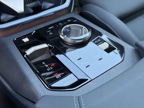 Used 2025 BMW X3 xDrive30i w/ Premium Package image 28