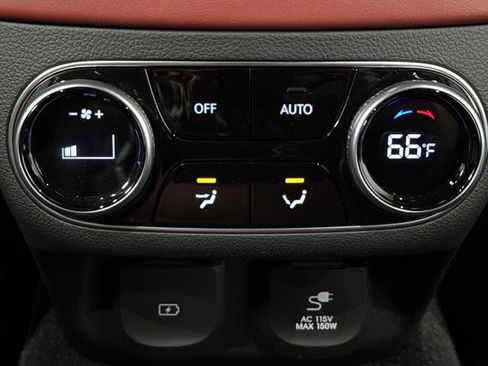 Used 2025 Genesis GV70 2.5T w/ Sport Prestige Package image 33