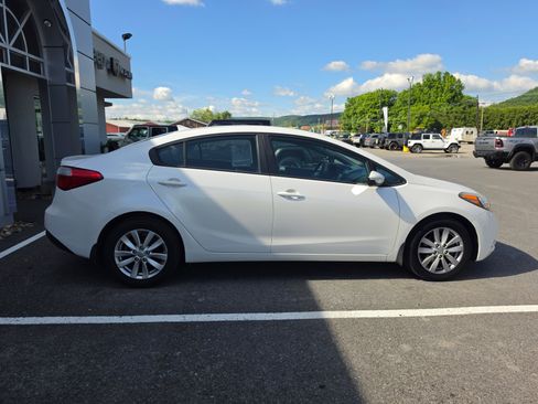 Used 2014 Kia Forte LX w/ Popular Package FWD image 2