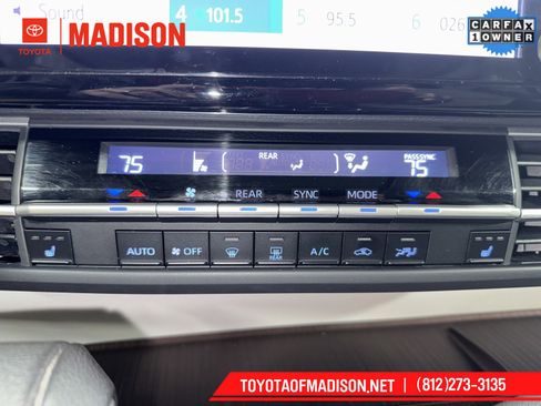 Used 2023 Toyota Sienna XLE image 27