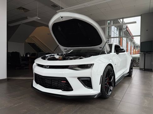 Used 2018 Chevrolet Camaro SS image 55