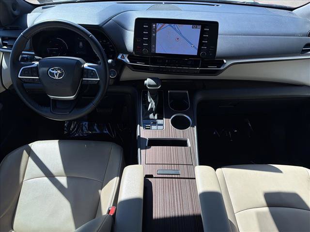 Used 2022 Toyota Sienna XLE w/ XLE Plus Package FWD image 25
