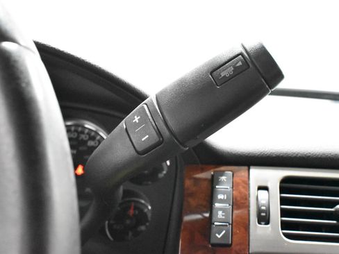 Used 2013 Chevrolet Tahoe LT AWD/4WD image 11