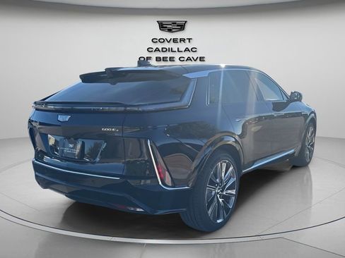 New 2026 Cadillac Lyriq Signature Luxury image 9