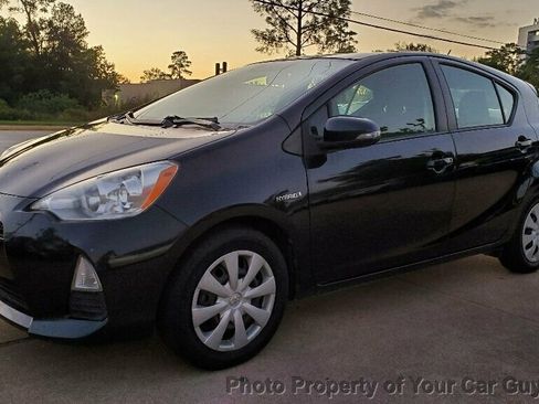 Used 2012 Toyota Prius C Two image 2