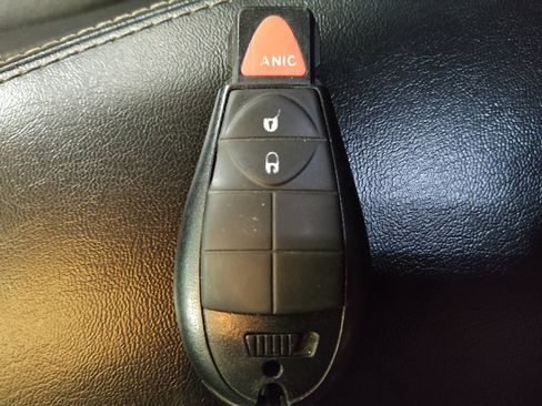 Used 2015 Jeep Cherokee Sport FWD image 32