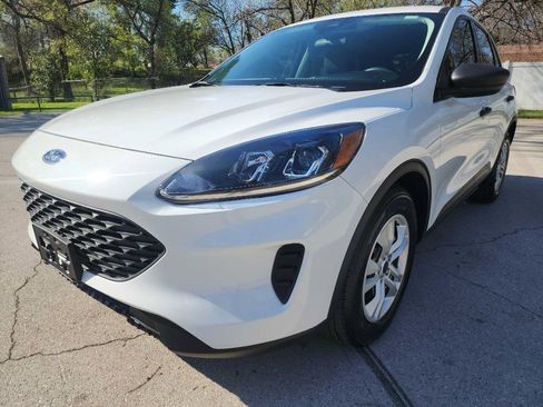 Used 2022 Ford Escape S image 3