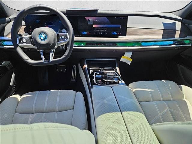 Used 2026 BMW 750e xDrive AWD/4WD image 17