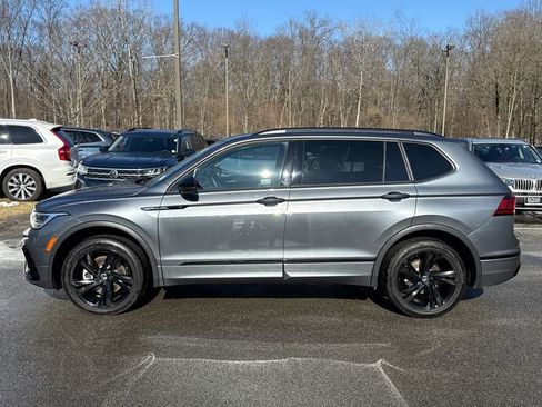 Used 2023 Volkswagen Tiguan SE R-Line image 7