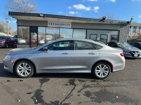 Used 2015 Chrysler 200 Limited w/ Convenience Group image 3